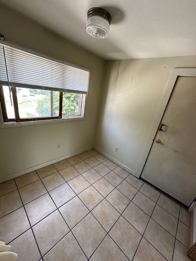 Photo - 2 Bed 1 Bath duplex close to UWEC!