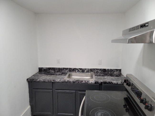 Photo - 135 Willow St Unit B