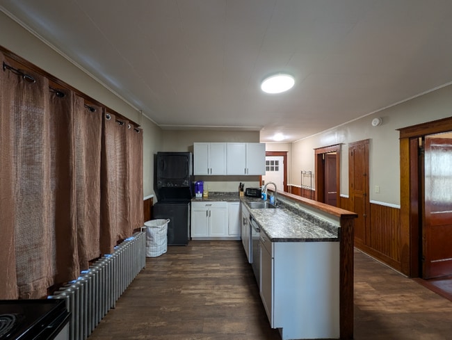 492 Burgess St Unit 1