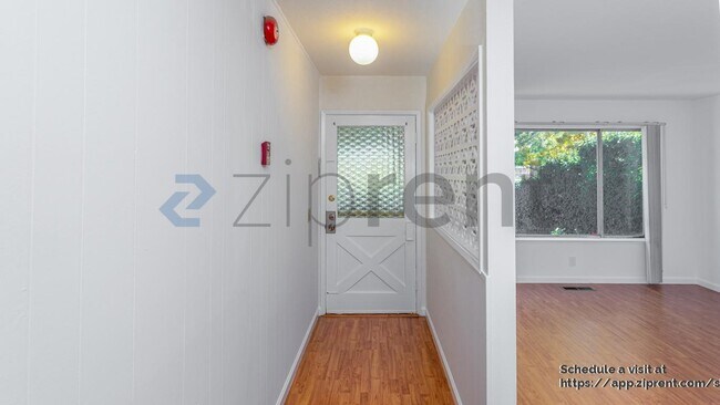 Photo - 95 Colleen Way