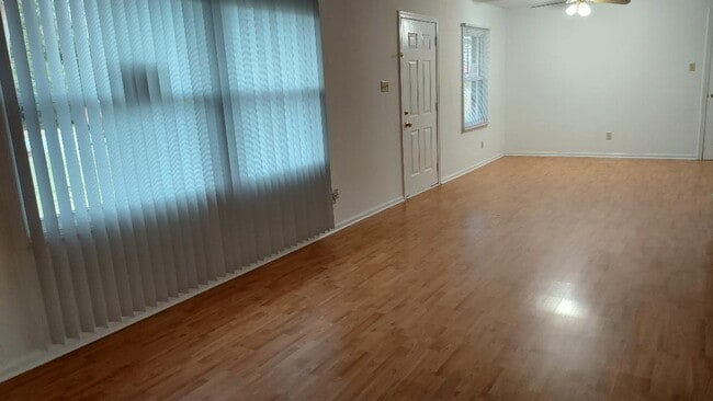 Photo - 1025 Richfield Ln