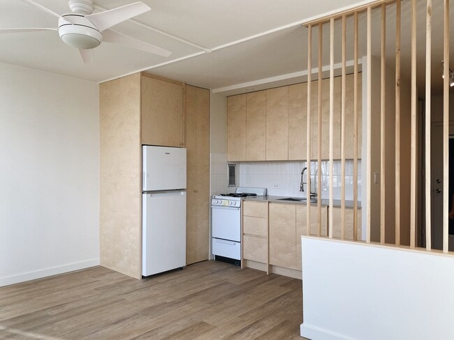 Building Photo - Renovated Studio - Utilities INCLUDED Available in Punahou Gardens!! Unit A406