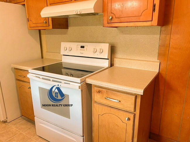 Photo - 710 E Chestnut St