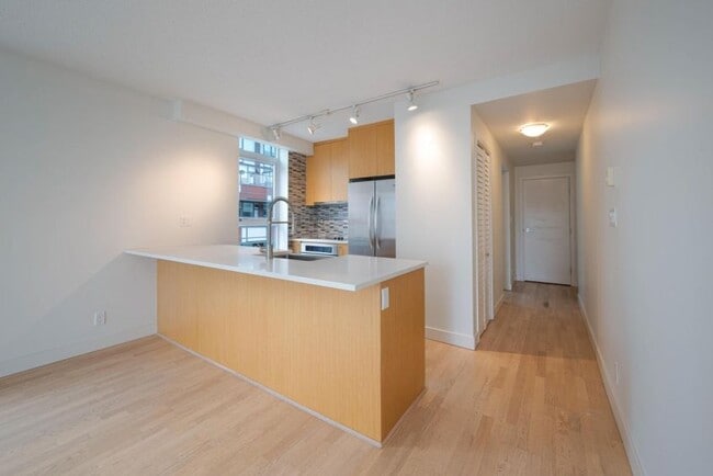 Photo - 1 E 7th Ave Unit 1