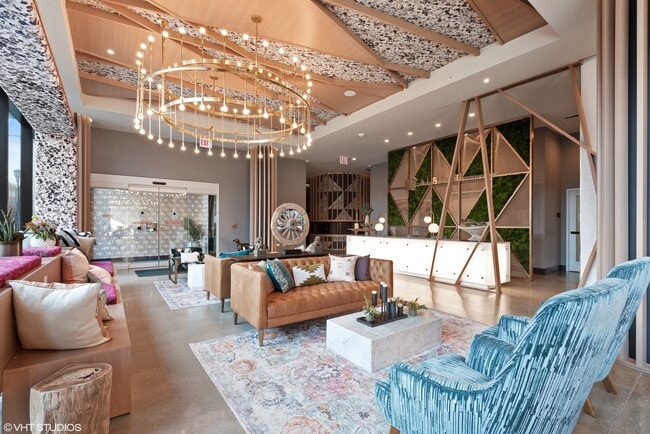 Photo - Albion Evanston