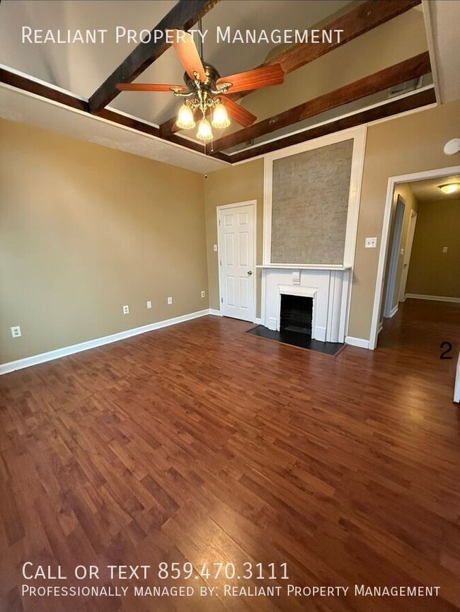 Building Photo - 711 W Maxwell St Unit 2