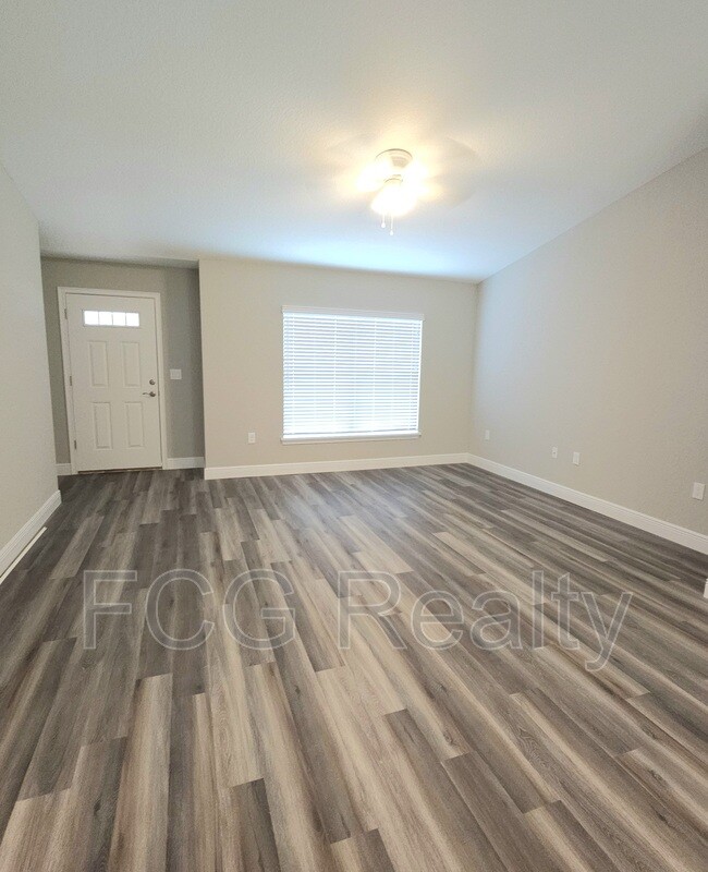 Photo - 10057 N Athenia Dr