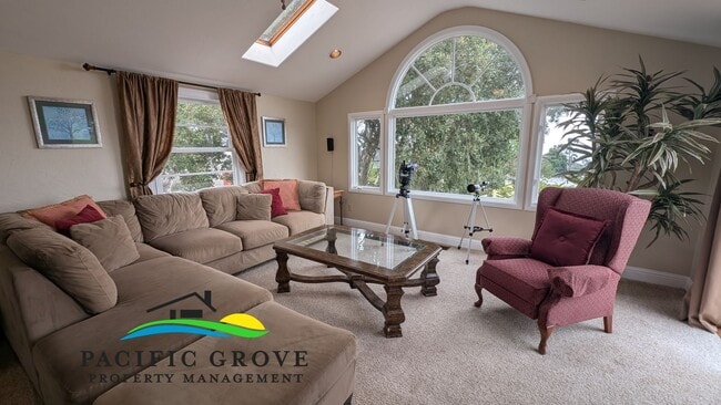 Building Photo - Family Living with Coastal Views Rental