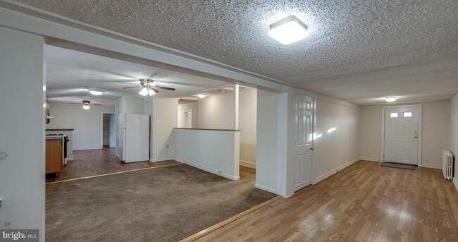 Building Photo - 7 Dresser Ave Unit 1