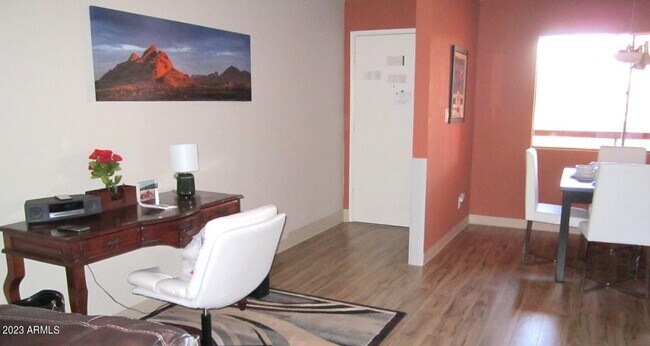 12222 N Paradise Vlg Pkwy S Unit 402