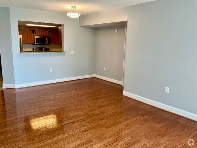 Building Photo - 11800 Sunset Hills Rd Rental