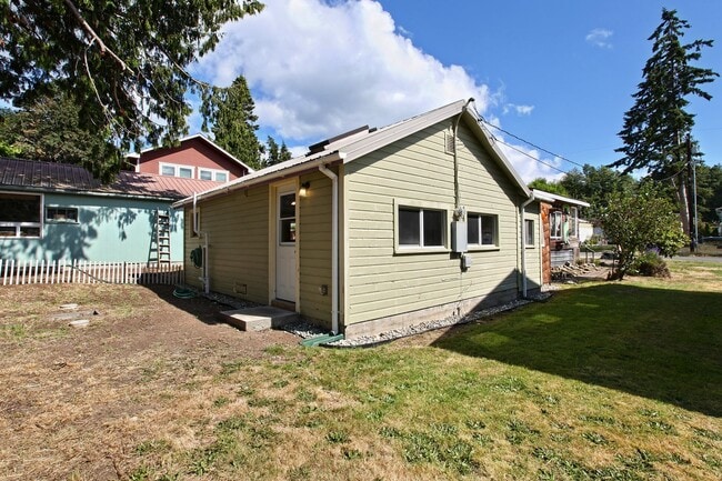 Photo - Cozy Cabin on Camano!~