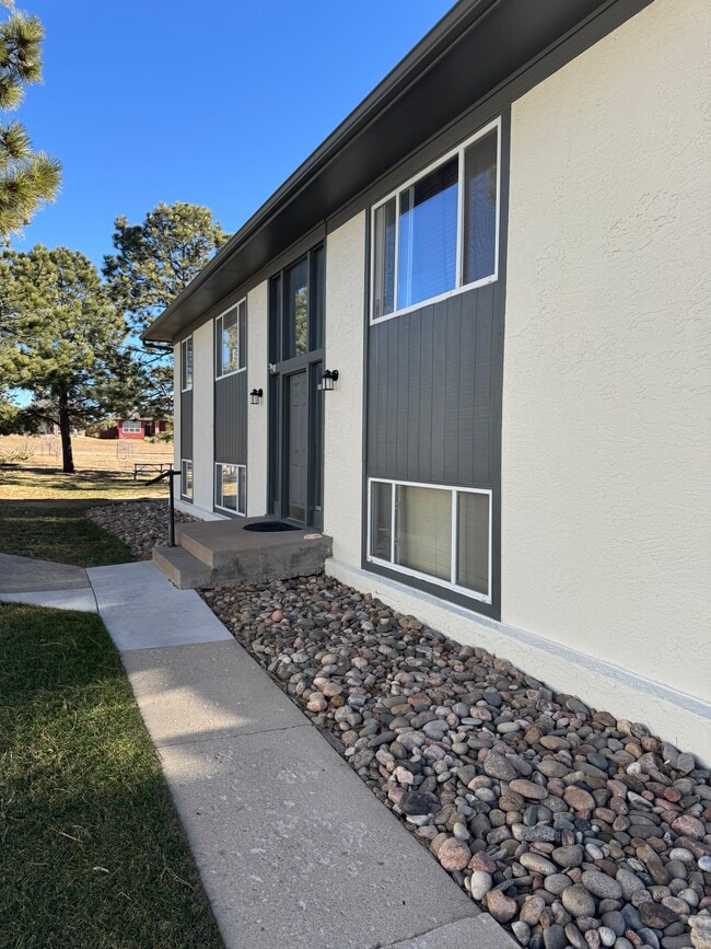 Building - 376 Jefferson St Unit 1