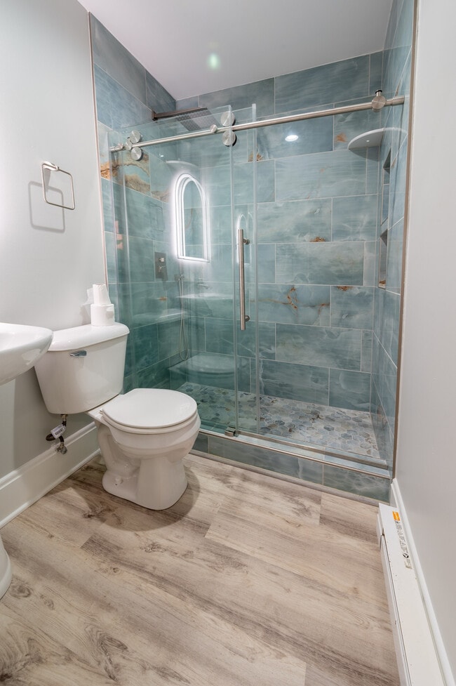 fully renovated bathroom - 304 Warner St Unit 2