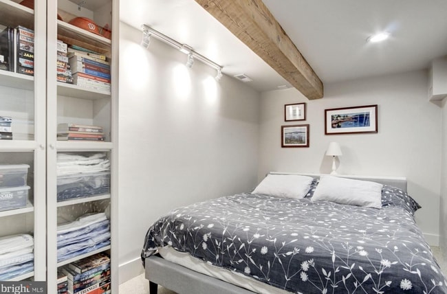 Photo - 2947 Tilden St NW