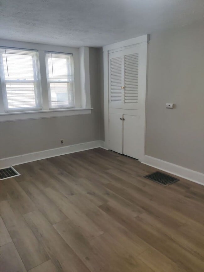 319 S GREEN