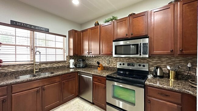 Building Photo - 4702 Cohune Palm Ct Rental