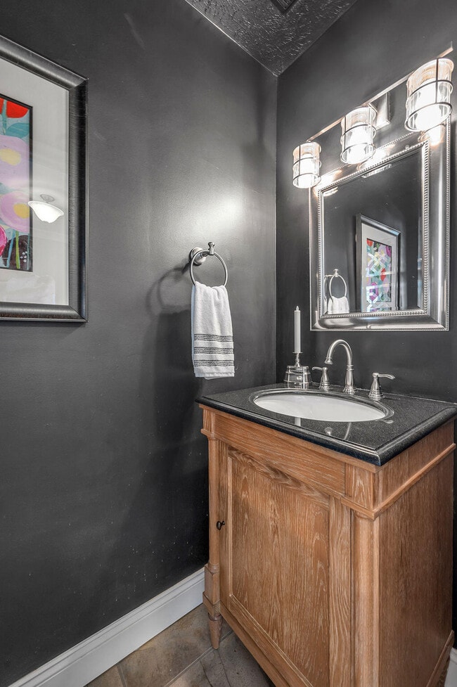 Photo - 500 Laketower Dr