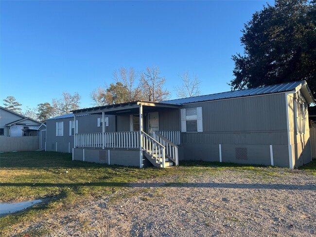 Building Photo - 24413 Tree Ln