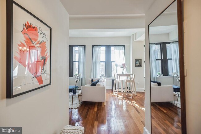 Photo - 1500 Chestnut St Unit 16I