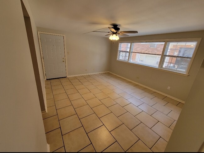 Building Photo - 713 Lake St Rental