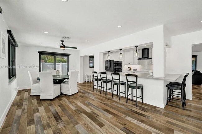 Photo - 915 NW 7th St