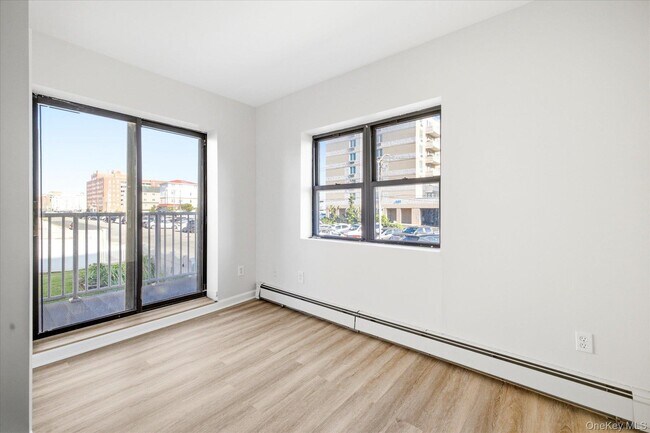 Photo - 475 W Broadway Unit 1A