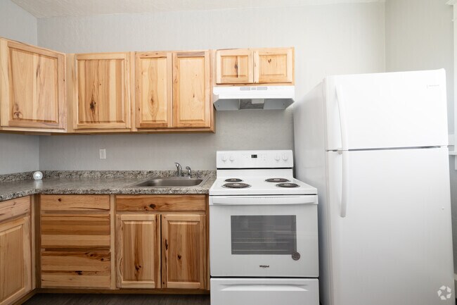 Studio, 1BA - 504SF - Kitchen