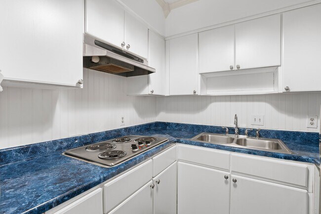 Photo - 2601 Bellefontaine Unit B105