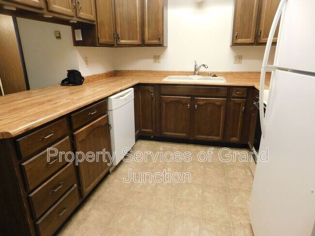 2150 College Pl Unit 37