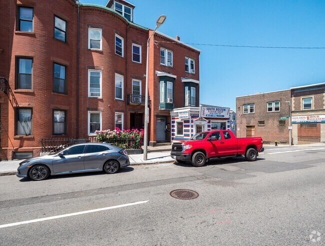 Building Photo - 149 Dorchester St Unit 1 Rental