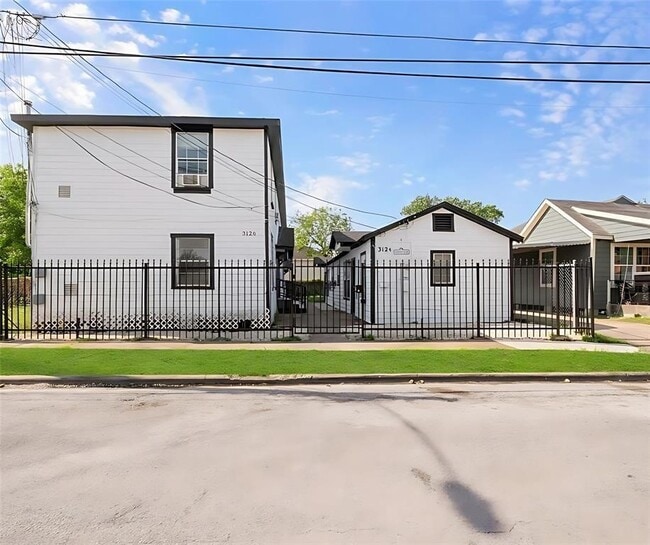 3126 Webster St Unit 9