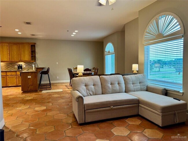 Photo - 15 Keeton Ave E Unit 28