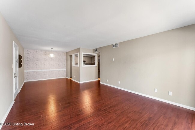 Photo - 320 Highwood Dr