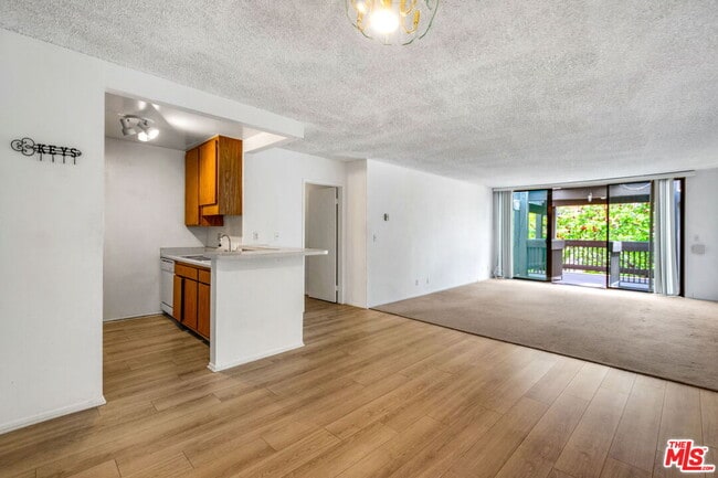 Building Photo - 7742 Redlands St Unit H3028