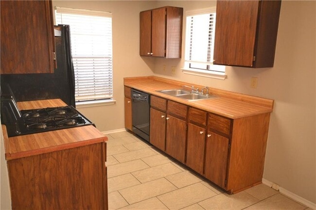 Photo - 1105 Green Valley Cove