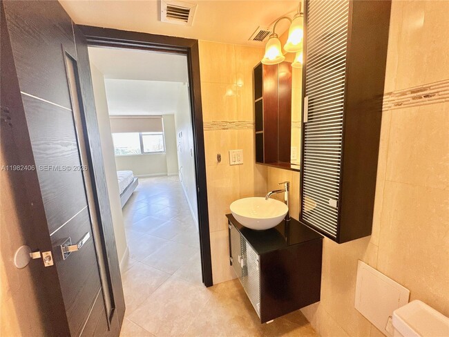 Photo - 3180 S Ocean Dr Unit 401