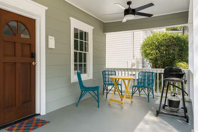 Photo - 1084 Kirkwood Ave SE