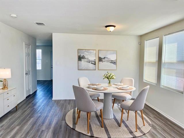 Photo - 820 Wrigley Dr