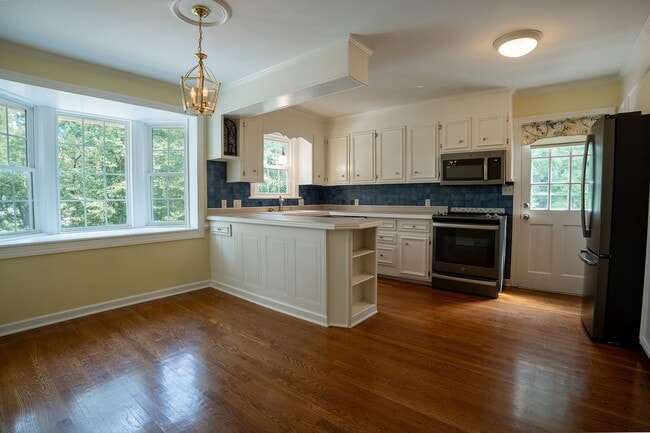 Photo - 4716 Heritage Dr