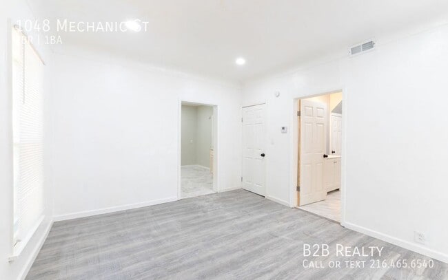 Photo - 1048 Mechanic St