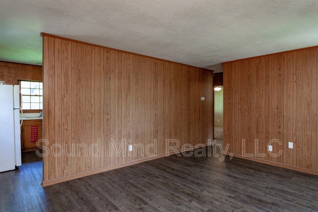 Photo - 203 S Alston St
