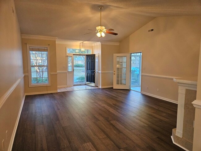 Photo - 6607 Earnhardt Dr