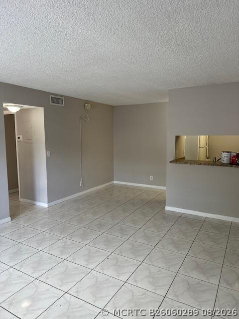 1004 Twin Lakes Dr