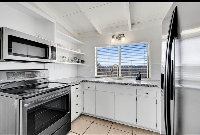 Photo - 920 Raintree Pl