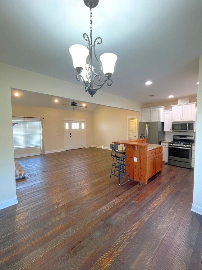 Photo - 3/2 updated home with amenities