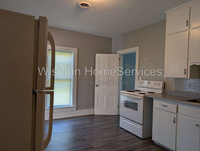Photo - 448 W 3rd Ave Unit 3