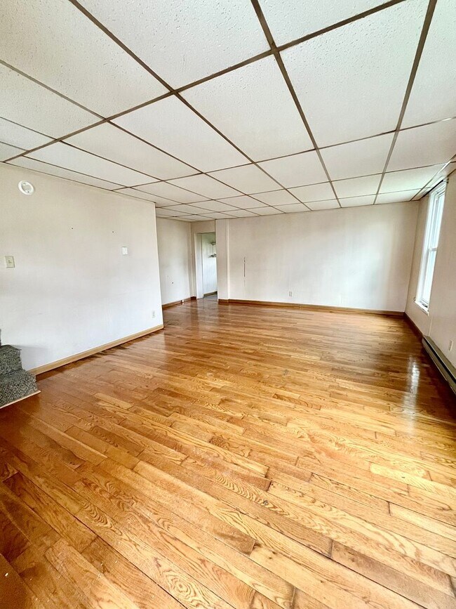 Photo - 125-127 Maple St Unit 125