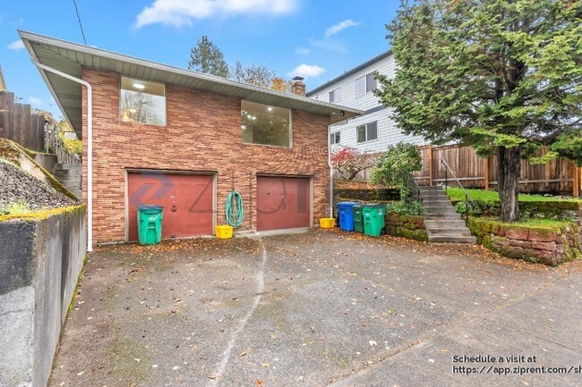 Photo - 242 NE 61st Ave