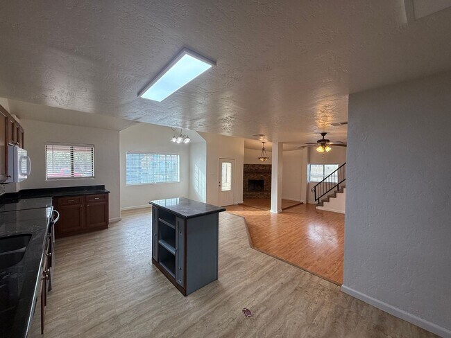 Photo - 4 Bedroom Home in Historic Central Phoenix | All Utilities Included